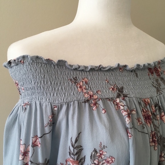 Zara off the shoulder top. Size small - Picture 2 of 4